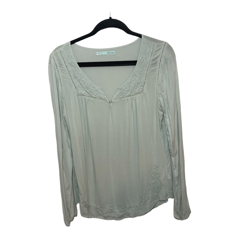Maurices long sleeve blouse size medium light blue lace details western chic